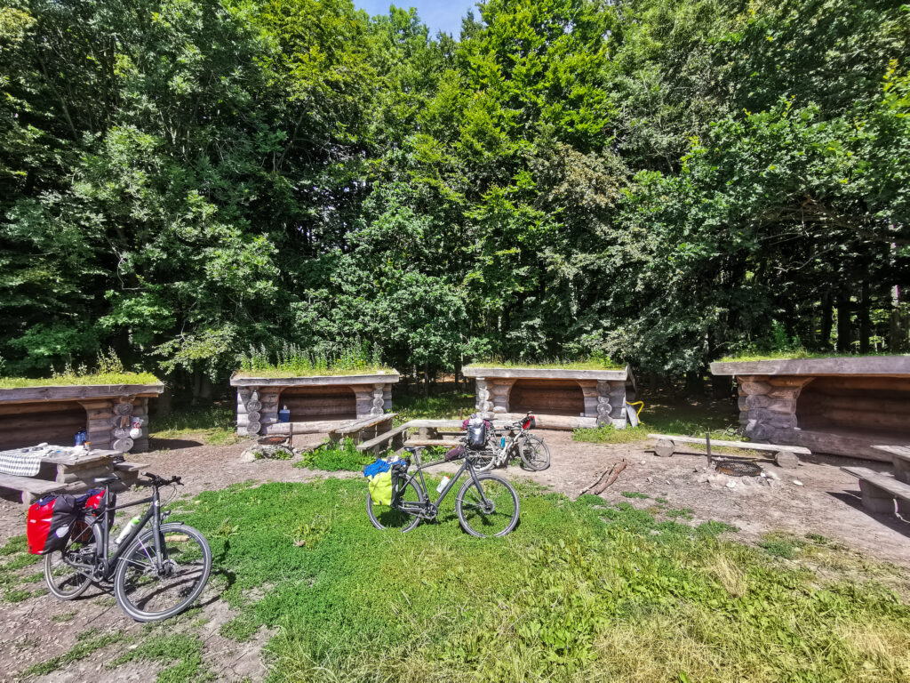 A site with several shelters is ideal for groups and school classes. 